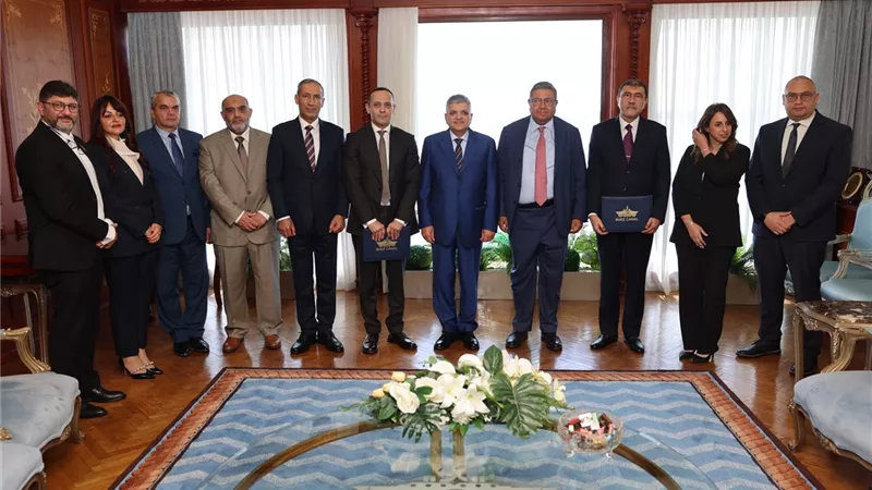 رئيس هيئة قناة السويس يجتمع مع ممثلي 20 جهة من الخطوط والتوكيلات الملاحية
