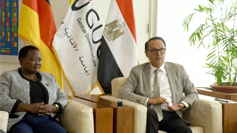 رئيسة وزراء أوغندا تزور الجامعة الألمانية في القاهرة لبحث آفاق التعاون الأكاديمي 