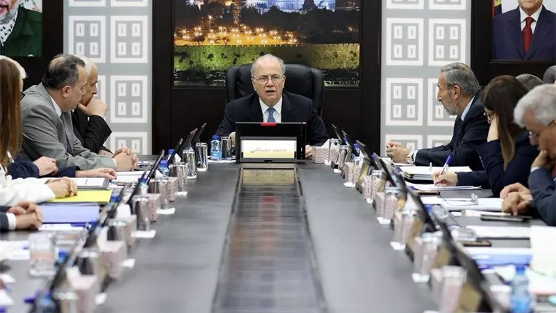 رئيس الورزاء الفلسطيني: الحكومة ستعمم البرنامج التنفيذي لخطة التعافي وإعمار غزة