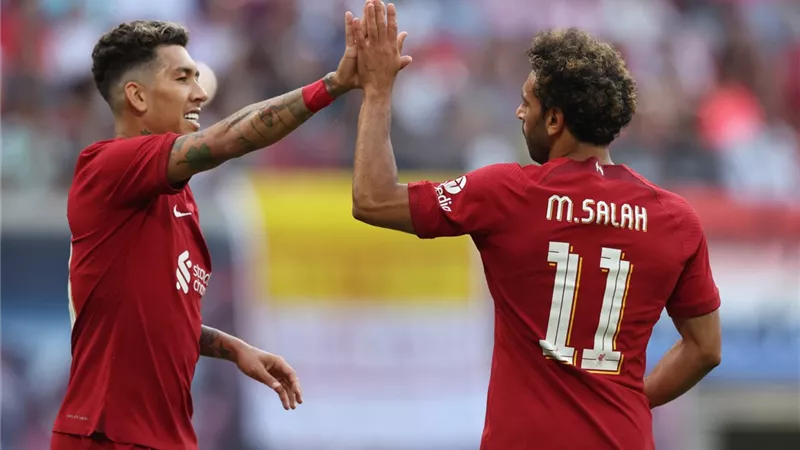 صلاح يتفوق على بيلينجهام في عيون فيرمينو: «مو صلاح لاعب لا مثيل له»