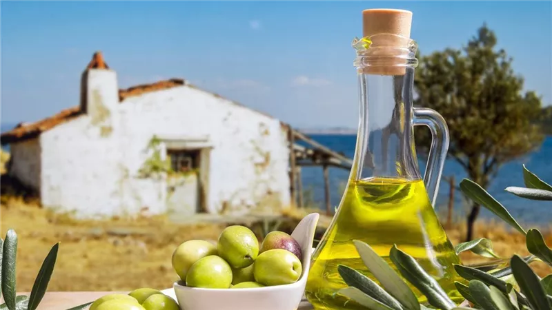 اضطرابات الدماغ أبرزها.. فوائد مذهلة لزيت الزيتون على الجسم