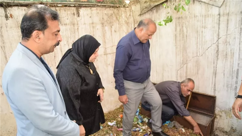 مدير تعليم بورسعيد يتفقد صيانة مدرسة ابتدائية بعد تسريب مواسير الصرف|صور