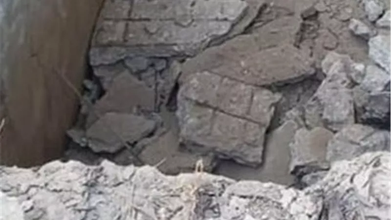 مصرع وإصابة 4 أشخاص في انهيار بيارة صرف صحي بملوي 