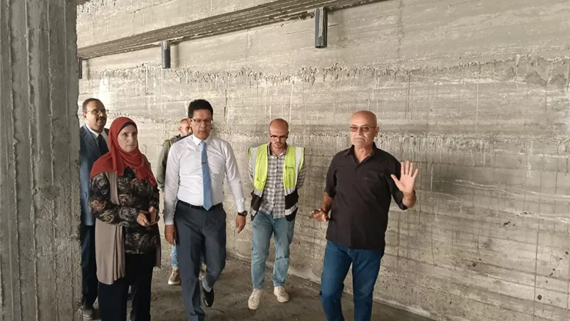 رئيس جامعة بنها يتفقد عدداً من المنشآت الجديدة بكفر سعد ويشيد بمعدلات التنفيذ 