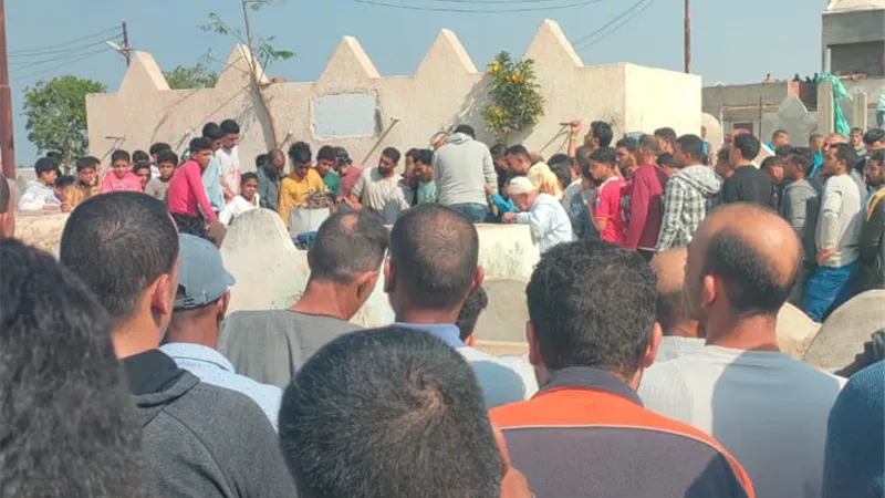 أهالي زاوية غزال بدمنهور يشيعون جنازة ضحية البرق| فيديو وصور