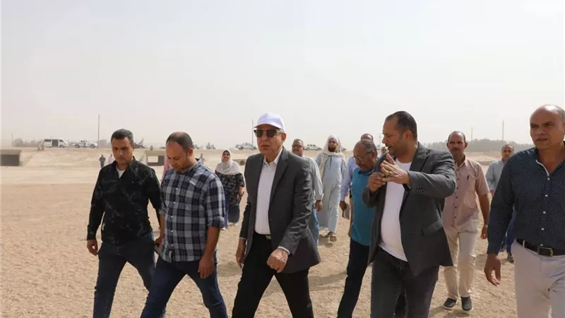 محافظ المنيا يتفقد مخر سيل 