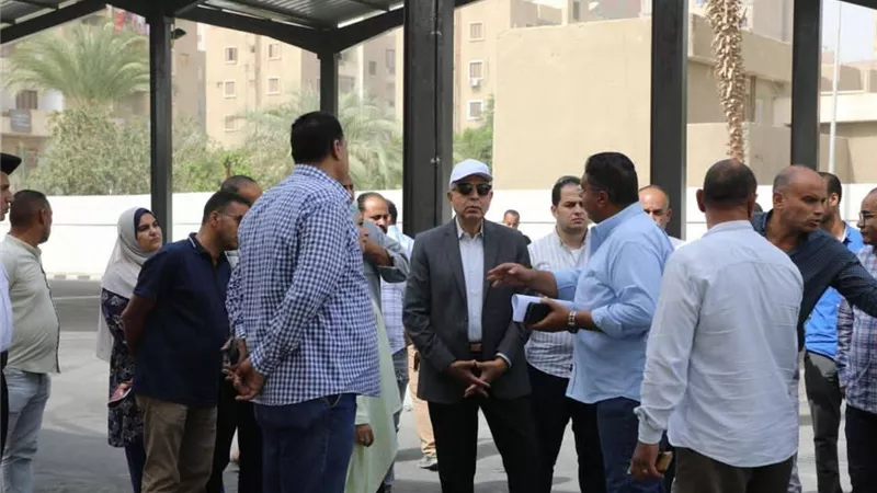 محافظ المنيا يتفقد التجهيزات النهائية بمجمع مواقف سمالوط الجديد 