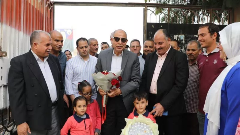 محافظ المنيا يتابع انتظام الدراسة بمدرسة سمالوط الحديثة