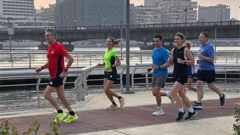 النيل والكوبري والوجه الحسن.. رئيسا وزراء هولندا وبلجيكا في شوارع القاهرة