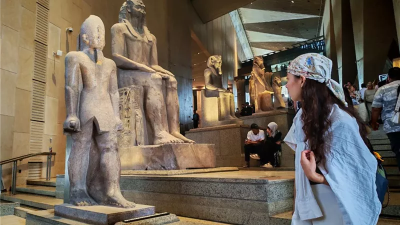 هل معاملة السياح فيها اقتداء بتعاليم النبي؟.. أمين الفتوى يرد