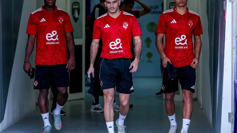 الأهلي يختتم تحضيراته لمواجهة سيراميكا في نصف نهائي كأس السوبر المصري بالإمارات