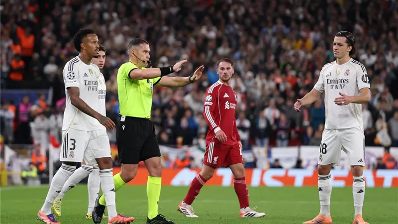 سقوط العمالقة.. بايرن يصعق سان جيرمان وليفربول يوقف زحف ريال مدريد