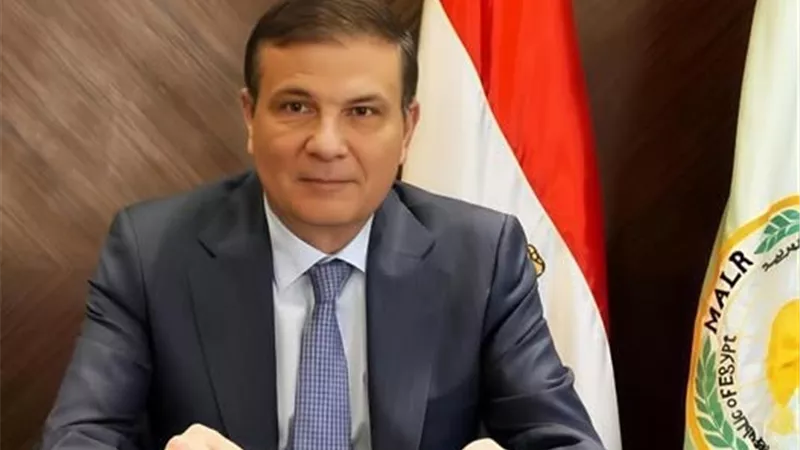 وزير الزراعة ومحافظ الجيزة يفتتحان مشروعات تنموية بالواحات البحرية