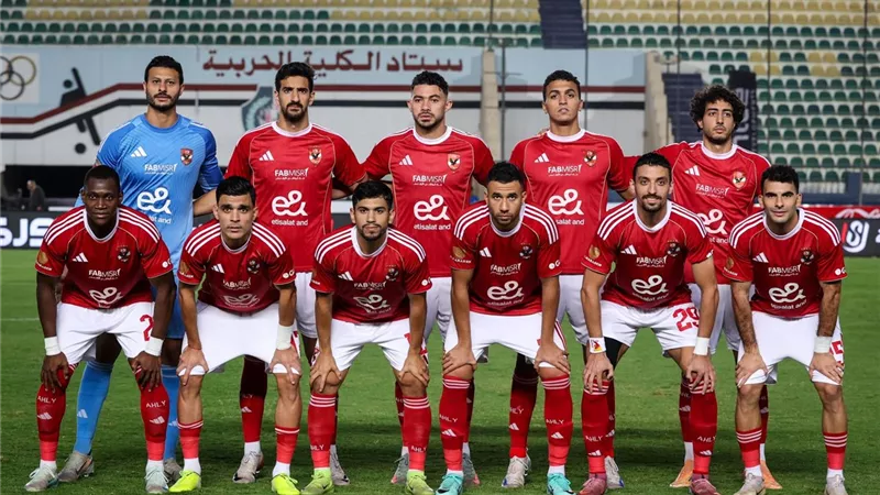 تعرف على ثنائي دفاع الأهلي أمام سيراميكا كليوباترا غدًا بالسوبر المصري 