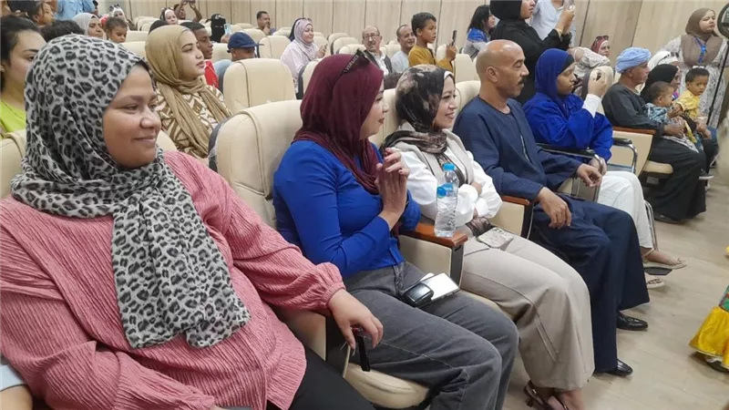 مهرجان قنا للفنون والحرف التراثية يرسم البهجة في مركز أورام قنا