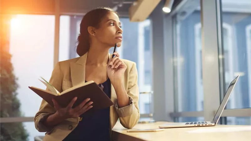 الانعزال أبرزها.. 10 أسباب تجعل الأذكياء غير سعداء 