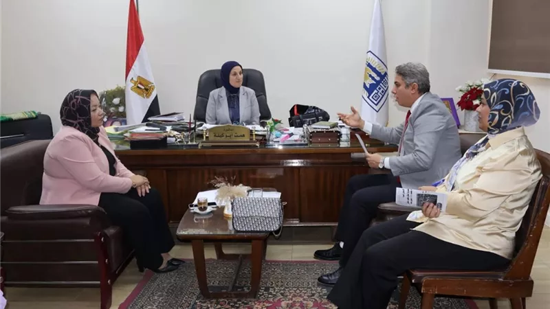 تعليم القاهرة تبحث مع وحدة حقوق الإنسان تفعيل المبادرات ونشر الوعي بالمدارس