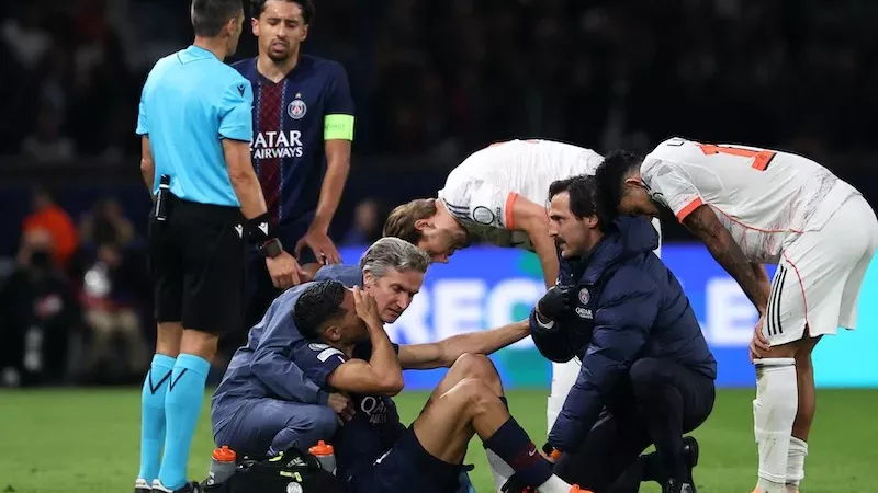 تصريحات ساخرة من لاعب بايرن تثير غضب جماهير باريس بعد إصابة حكيمي