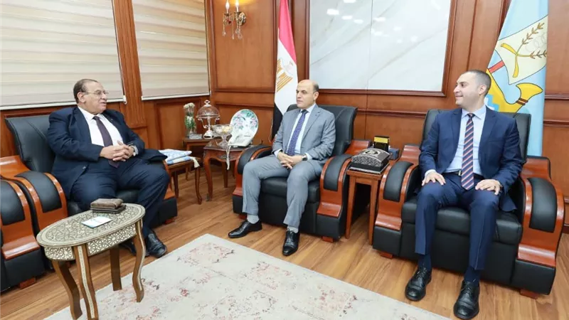 محافظ كفر الشيخ يستقبل رئيس الاتحاد العام للجمعيات والمؤسسات الأهلية 