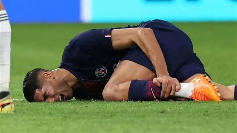 إصابة الكاحل تهدد مشاركة حكيمي في كأس الأمم الإفريقية