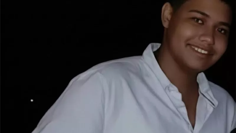  تفحم داخل شقته .. حريق مروع ينهي حياة طالب شاب في السويس  