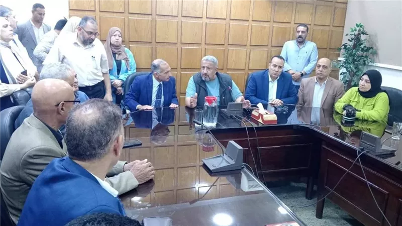 بممر شرفي.. «العاملون بمياه كفر الشيخ» يودعون الرئيس السابق للشركة