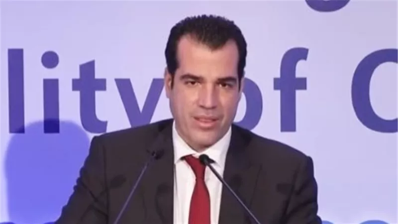 وزير الخارجية اليوناني يعلن إلغاء الحماية الدولية للاجئين 