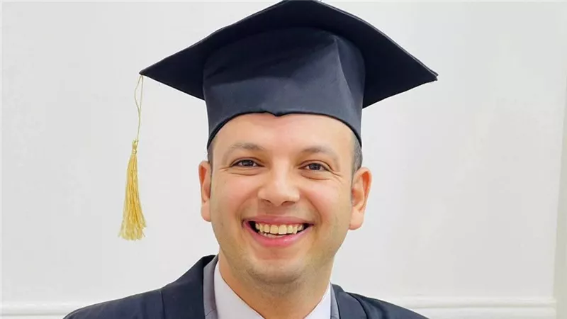 وكيل صحة المنوفية يهنئ طبيبا بحصوله على الدكتوراه بامتياز مع مرتبة الشرف 