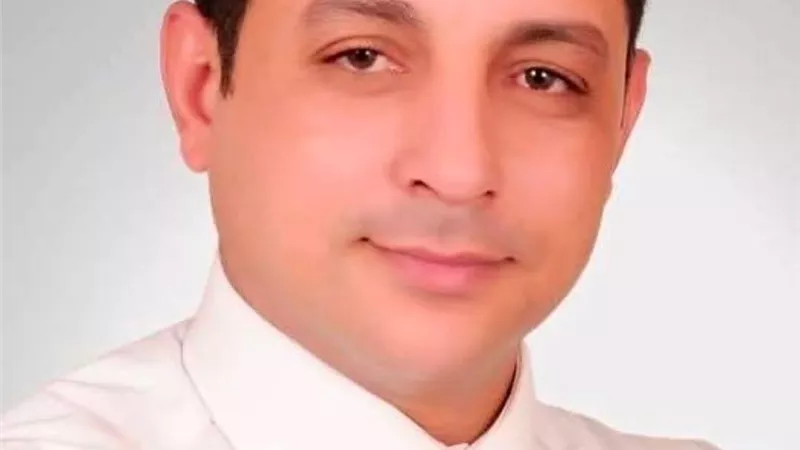 يوسف البدري مرشح النواب بكفر الشيخ يغادر المستشفى بزفة من مؤيديه|صور