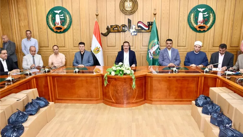 التضامن تبحث ضم 28 أسرة جديدة لبطاقات التموين في المنوفية