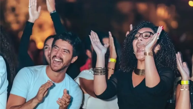 أحمد مالك يظهر مع هدى المفتي في عرض «لفي بينا يادنيا»
