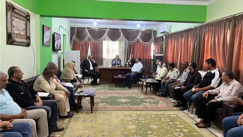 حملات مكثفة بسمسطا لمواجهة التعديات ورفع المخلفات وتحسين الخدمات