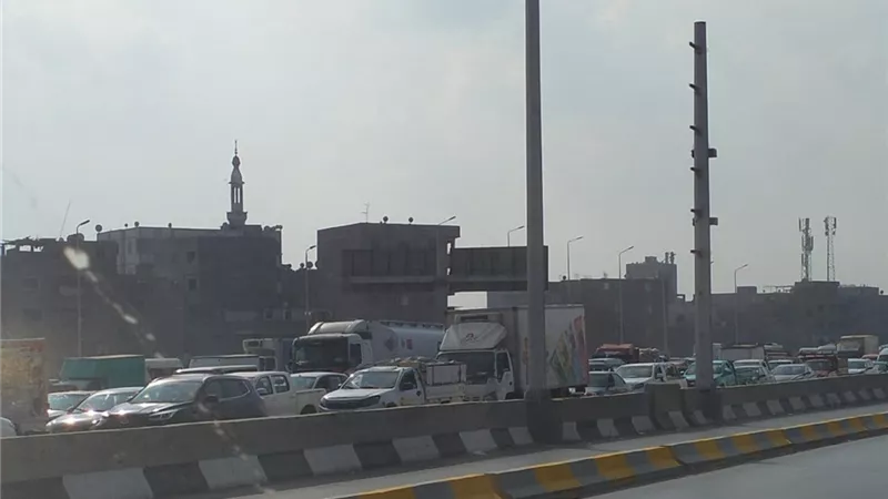 حادث يوقف الحركة المرورية أعلى الطريق الدائري باتجاه المرج والتجمع الخامس