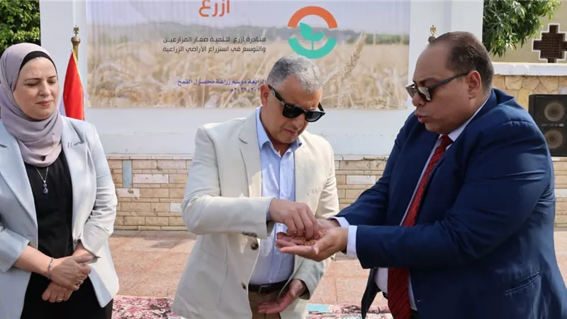 محافظ الإسماعيلية يدشن مبادرة «ازرع» الموسم الرابع لتشجيع زراعة القمح