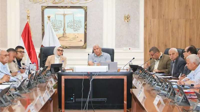 محافظ الوادي الجديد يوافق على جدولة المديونيات المستحقة على المشروعات الزراعية
