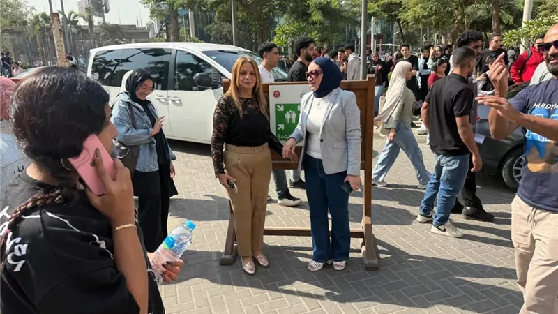كلية الآداب بجامعة عين شمس تنفذ تجربة إخلاء حريق  ناجحة