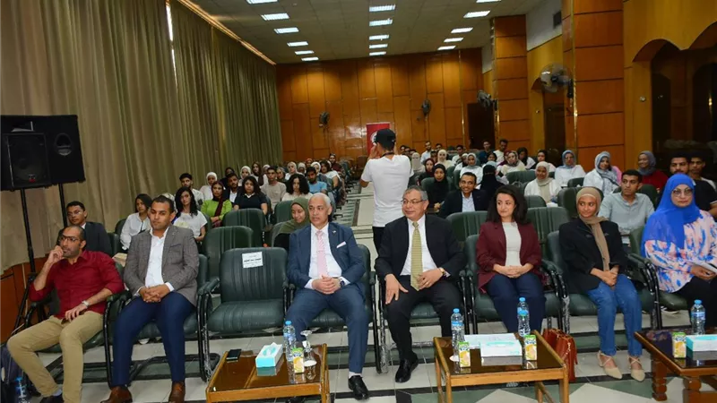 يوم تعريفي لطلاب وخريجي الجامعات حول ريادة الأعمال بجامعة أسيوط