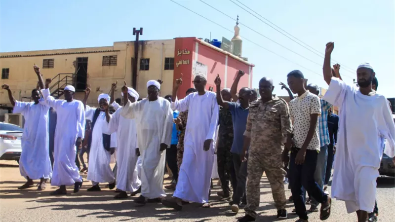 مليشيات الدعم السريع تعلن موافقتها على هدنة إنسانية في السودان|فيديو