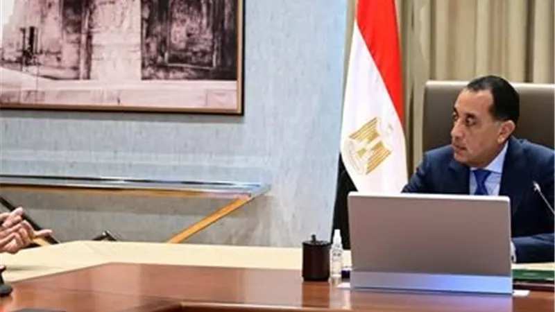 رئيس الوزراء يطلع على خطط «التعليم» لتطوير منظومة المدارس اليابانية
