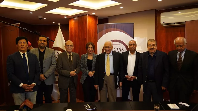 جلسة مركز باستيت تضع خريطة طريق:مُغازلة ترامب وتوافق الفصائل لإنقاذ اتفاق السلام