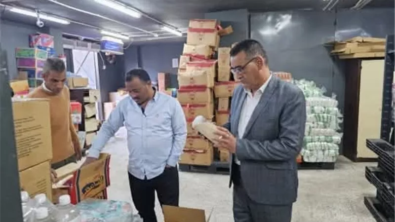 ضبط نصف طن زيت طعام مجهول المصدر ومصنعات منتهية الصلاحية بالأقصر