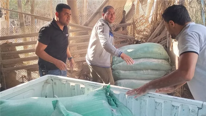 ضبط 23 شيكارة دقيق مدعم قبل بيعه بالسوق السوداء في دمياط