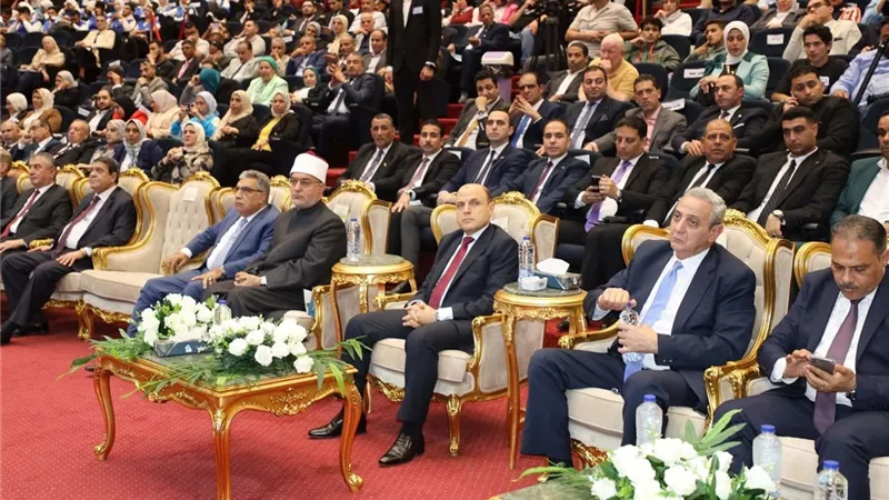 احتفالا بالعيد القومي.. وزير الأوقاف ومفتي الجمهورية يصليان الجمعة بمسجد إبراهيم الدسوقي