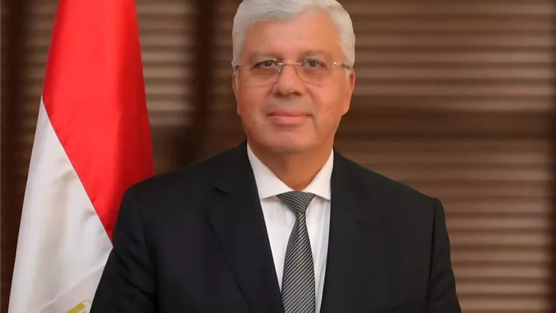 رئيس جامعة طنطا يهنئ وزير التعليم العالي بمناسبة التصنيف الدولي الممتاز للوزارة