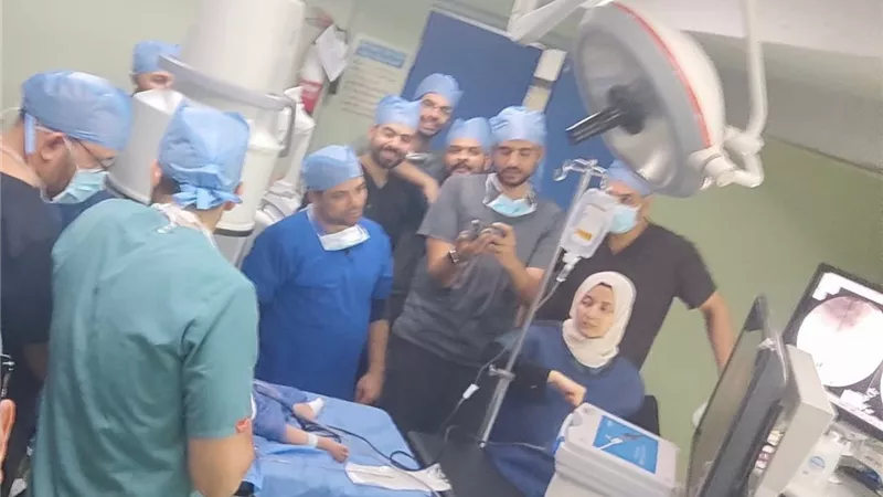إنقاذ طفلة ببنها بعد استخراج دبوس من المريء ظل عالقًا لمدة 6 أشهر