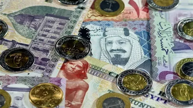 تحركات في سعر الريال السعودي مقابل الجنيه المصري.. وأعلى شراء عند 12.67
