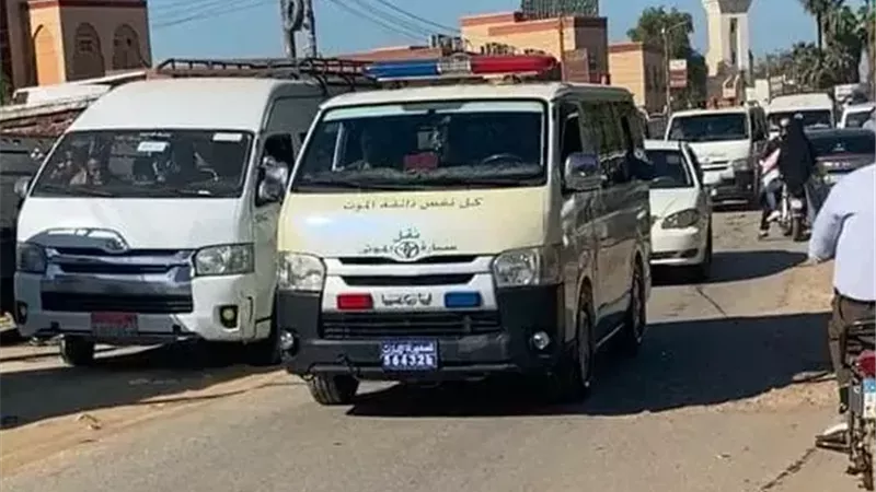 4 من أسرة واحدة.. خروج جثامين حادث المطرب إسماعيل الليثي من مستشفى ملوي