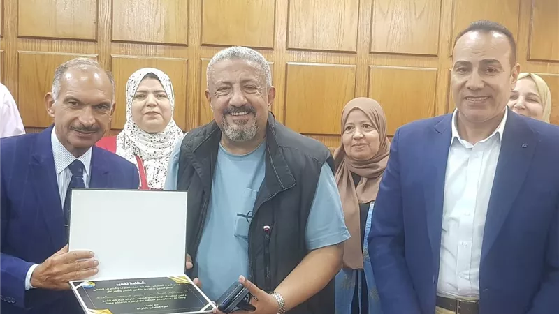 مياه كفر الشيخ تكرم رئيس مجلس الإدارة والعضو المنتدب|صور