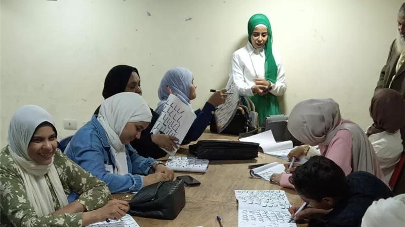 الكليم وعزف الناي والعرائس.. ورش فنية تراثية بمهرجان قنا للفنون والتراث 