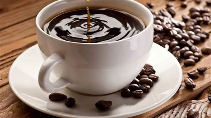 احذر هذه العلامات عند شرب القهوة بإفراط .. 5 أعراض تُنذرك بوجود خطر 
